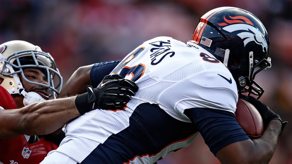 Julius Thomas running with the ball.