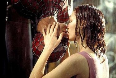 Kissing in the rain turned up-side down by Spiderman 